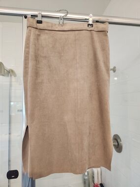 Aritzia/Wilfred Taupe Suede-Look Pencil Skirt